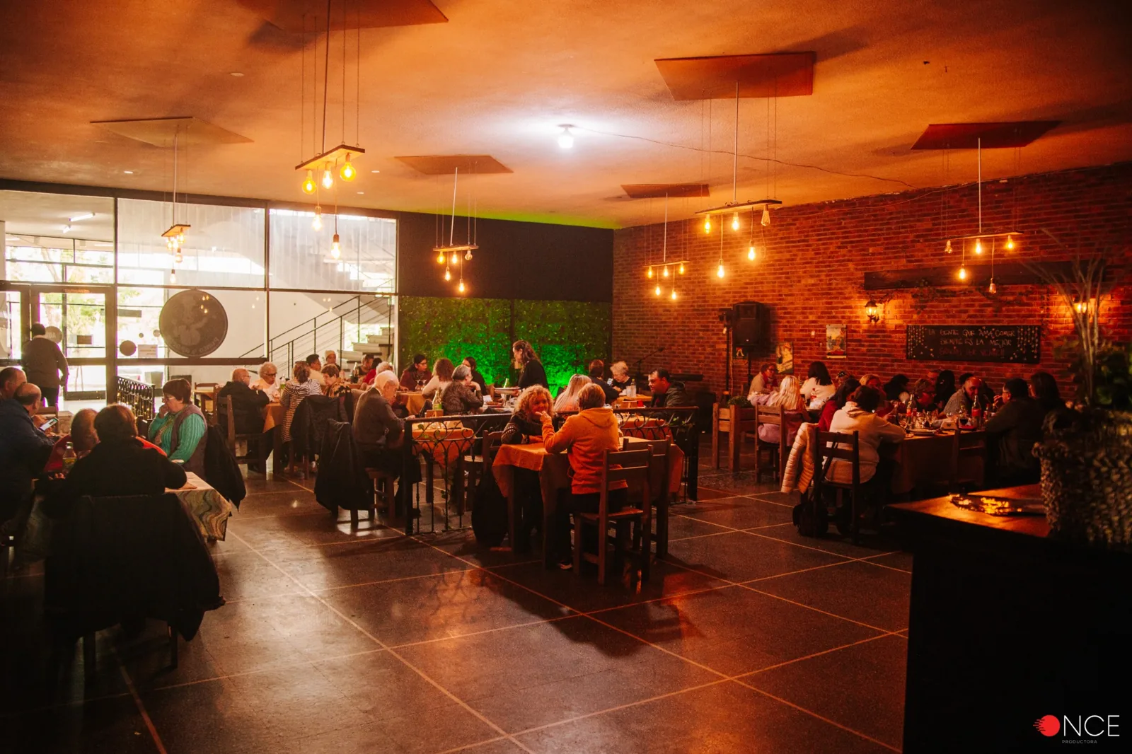 Evento real en el salón de Punto y Aparte